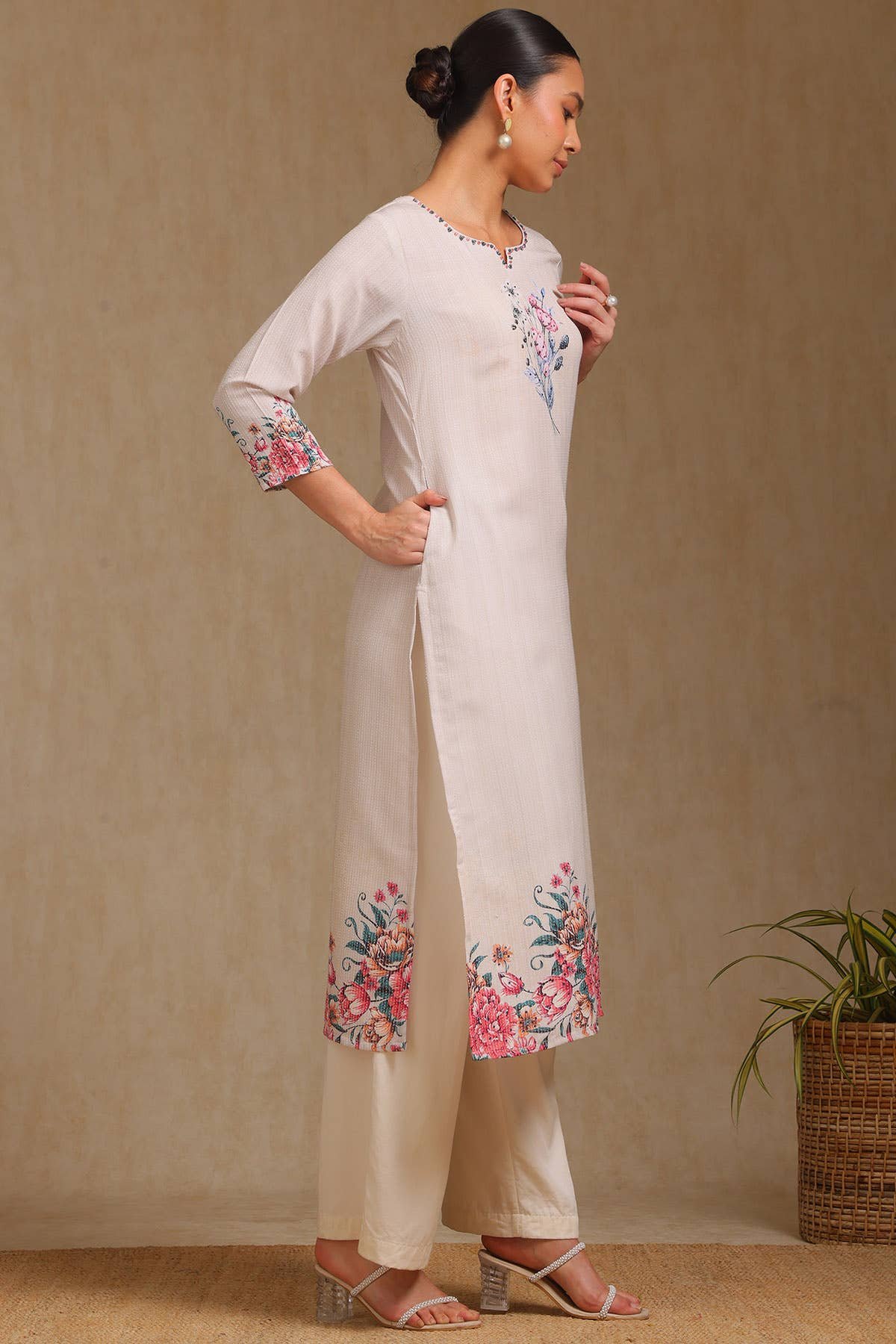 Beige Rayon Floral Printed Kurta - Image 5